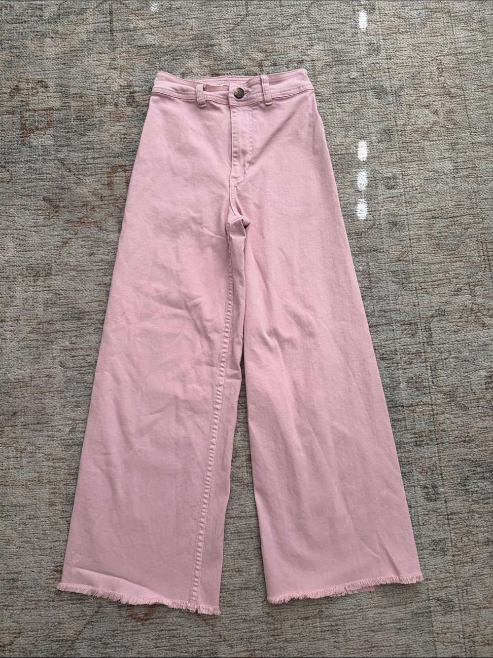 Billabong High-Rise Wide Leg cropped Jeans in Light Pink